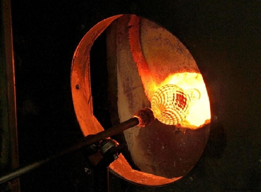 Cómo los Electrodos de Molibdeno Mejoran la Calidad del Vidrio en la Fabricación Moderna
