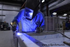 Pulverización por plasma: cómo el proceso protege piezas de la corrosión