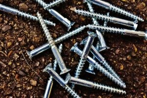 Tornillos para madera explicados: tipos, características y consejos de selección