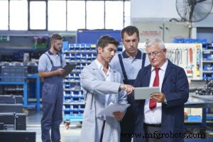 Fabricación moderna: cerrando la brecha de habilidades con una nueva fuerza laboral