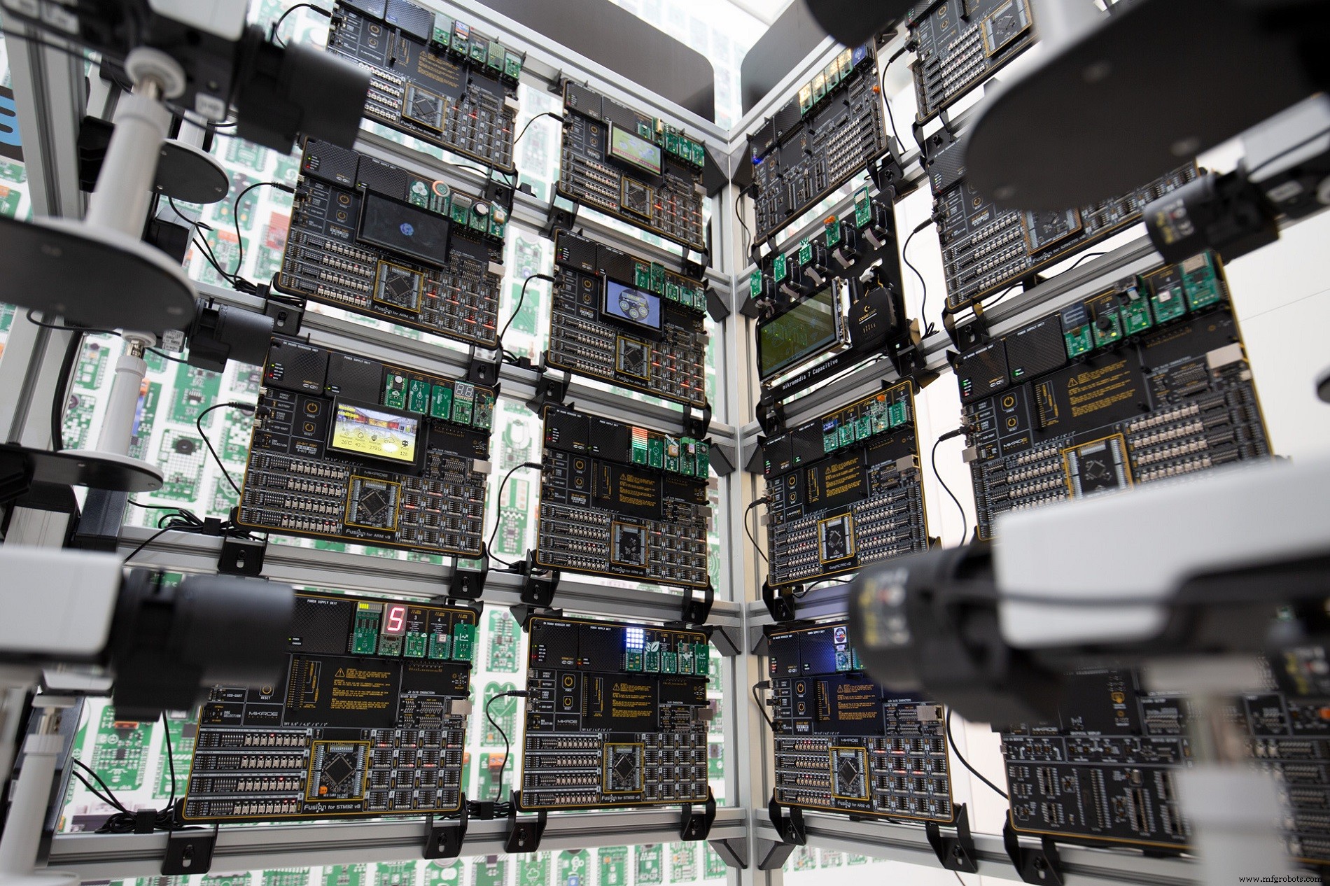 Desarrolla Placas Embebidas Remotamente en Tiempo Real con Hardware-as-a-Service de Planet Debug