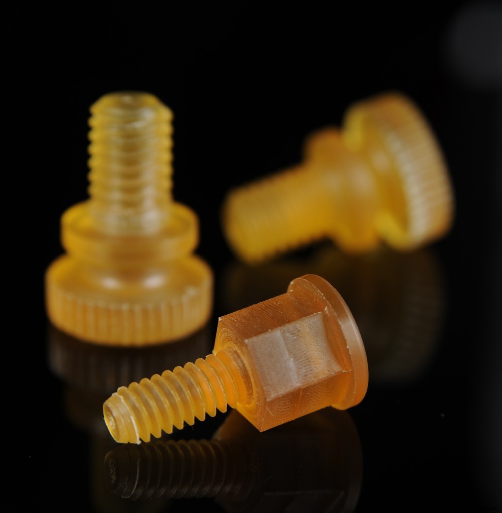 Fijadores Ultem® PEI: Tornillos, pernos hexagonales y piezas personalizadas para aplicaciones avanzadas