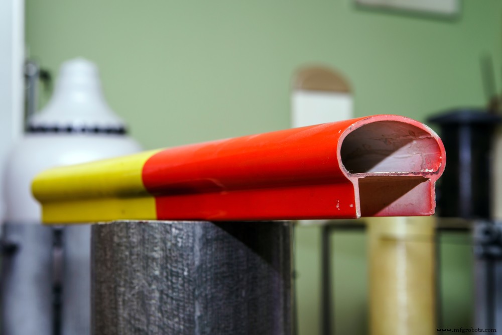 Por qué la fibra de vidrio estructural supera al acero: 5 ventajas clave para el negocio