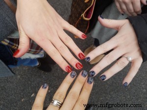 La ciencia detrás de una gran manicura: Cómo el polvo de inmersión SNS supera al gel y esmalte tradicional