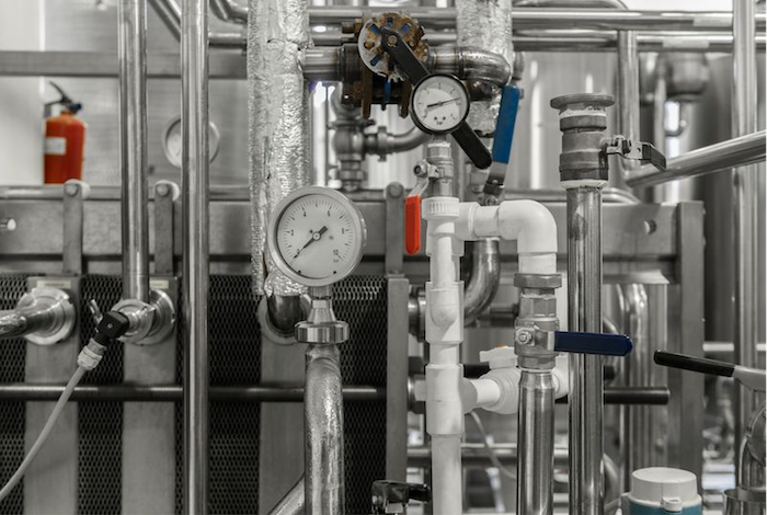 Aprovechando Datos en Tiempo Real para Control Preciso de Sistemas Industriales Modernos