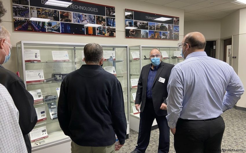 Líderes industriales visitan planta de Southco en Concordville para explorar mejores prácticas de mejora continua