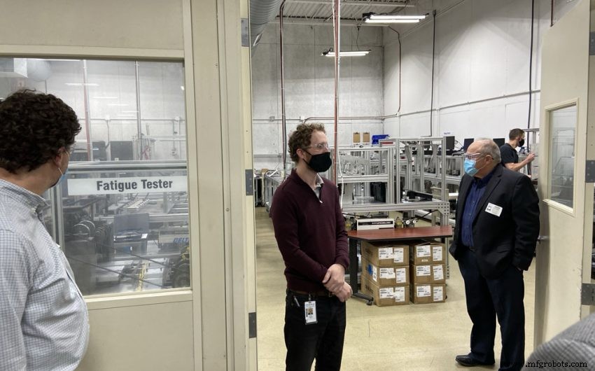 Líderes industriales visitan planta de Southco en Concordville para explorar mejores prácticas de mejora continua