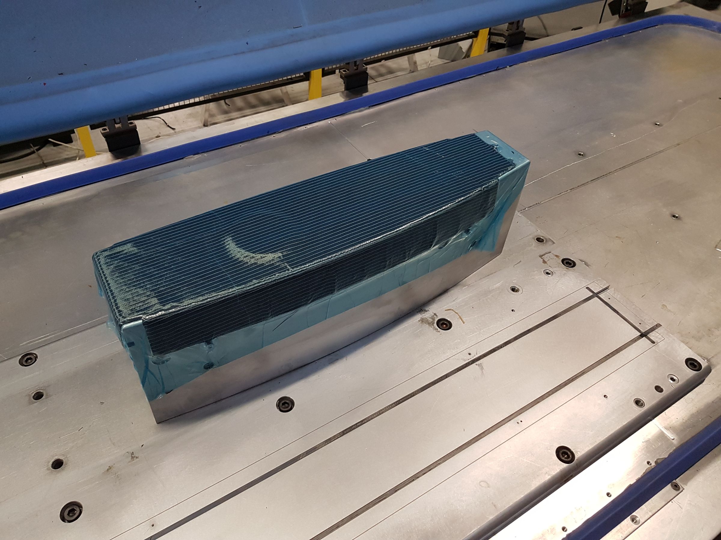 Compresión RTM: Avanzando en la producción de aeroestructuras compuestas del futuro