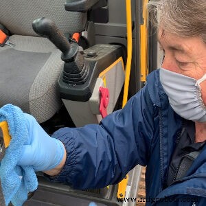 Consejos efectivos de limpieza y desinfección para cabinas de equipos de construcción