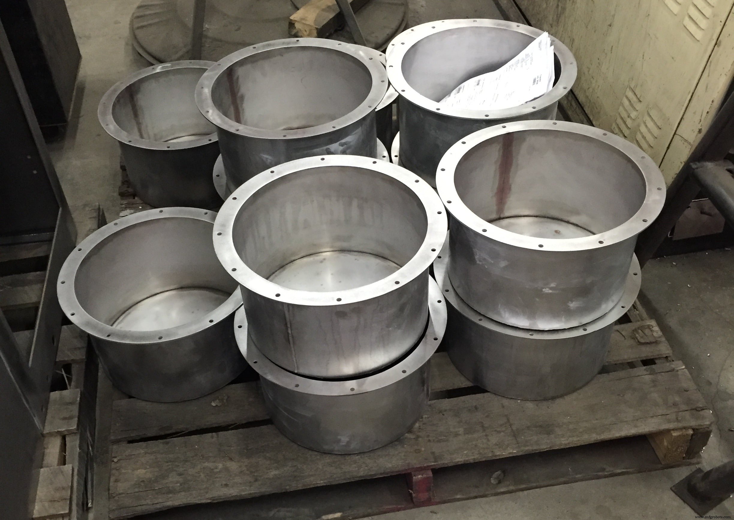 Fabricación Metálica de Precisión: 18 Bancos de Prueba de Bombas de Combustible para Proveedor Automotriz