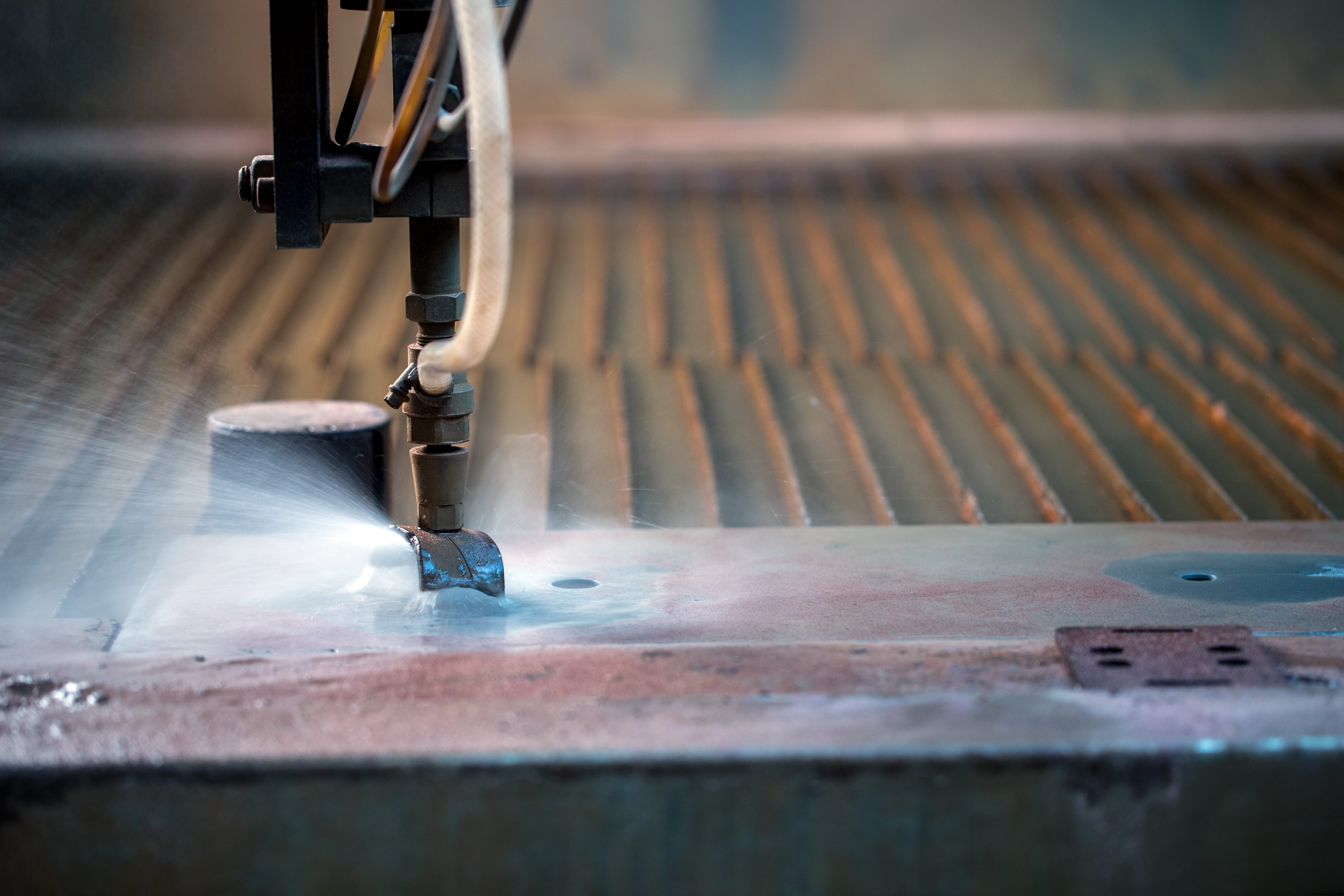 ¿Qué materiales son aptos para el corte por waterjet?