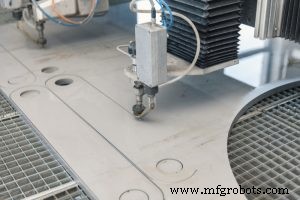 Por qué el corte por waterjet es la opción superior para piezas de goma y plástico