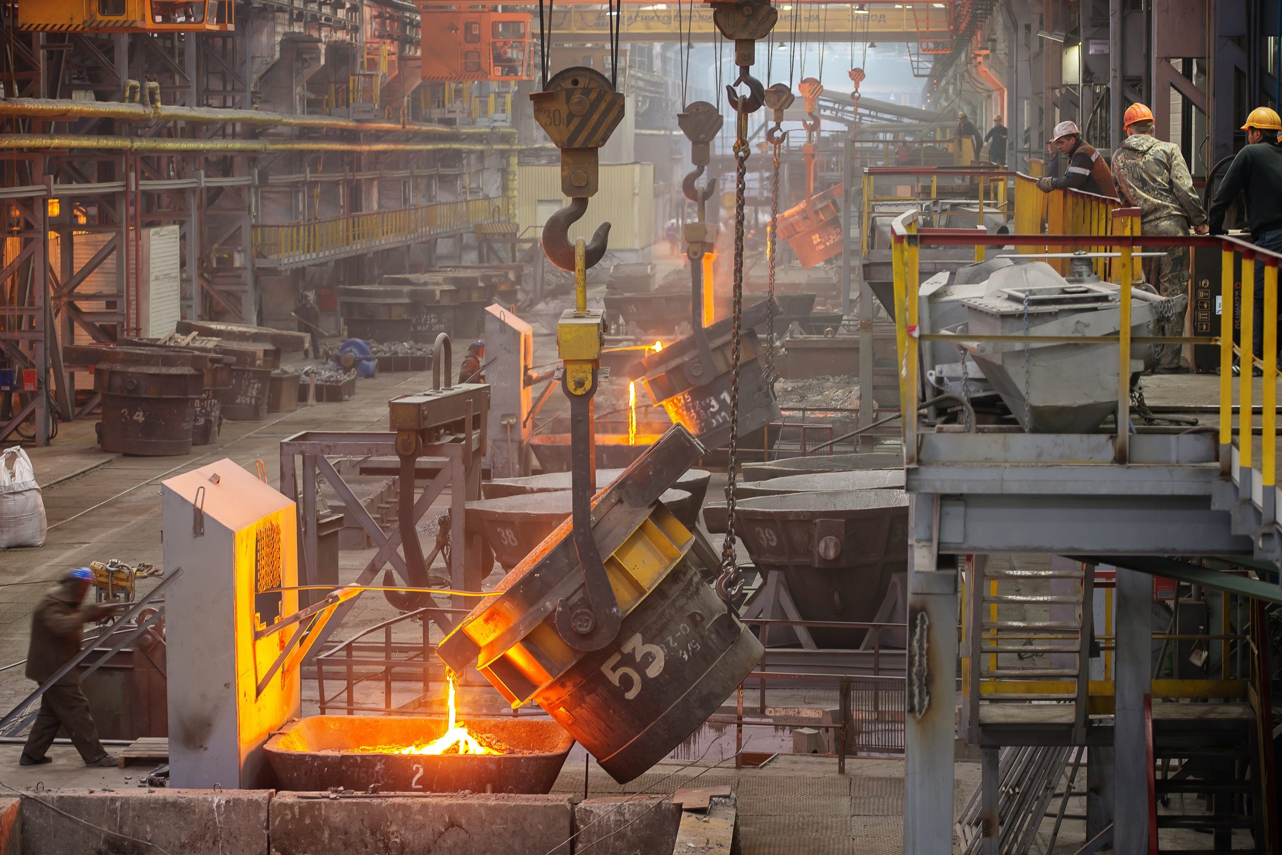 Escasez de acero amenaza a la manufactura: impactos clave y soluciones