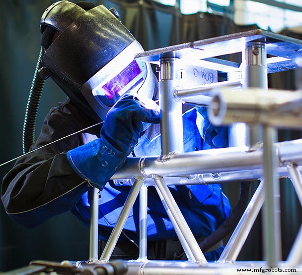 Recubrimiento en polvo vs. Pintura: ¿Cuál ofrece mejor protección para equipos industriales?