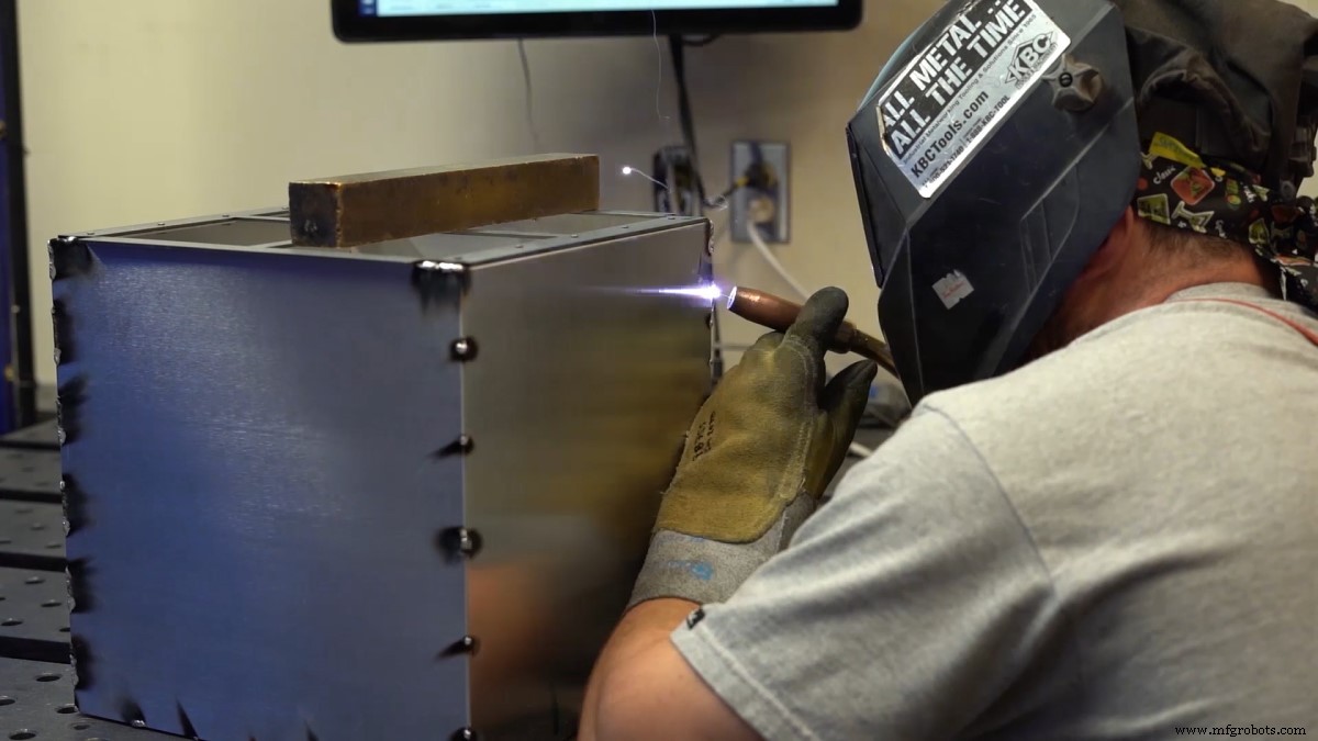 Soldadura por transferencia de metal en frío (CMT): la opción inteligente para chapa de calibre ligero