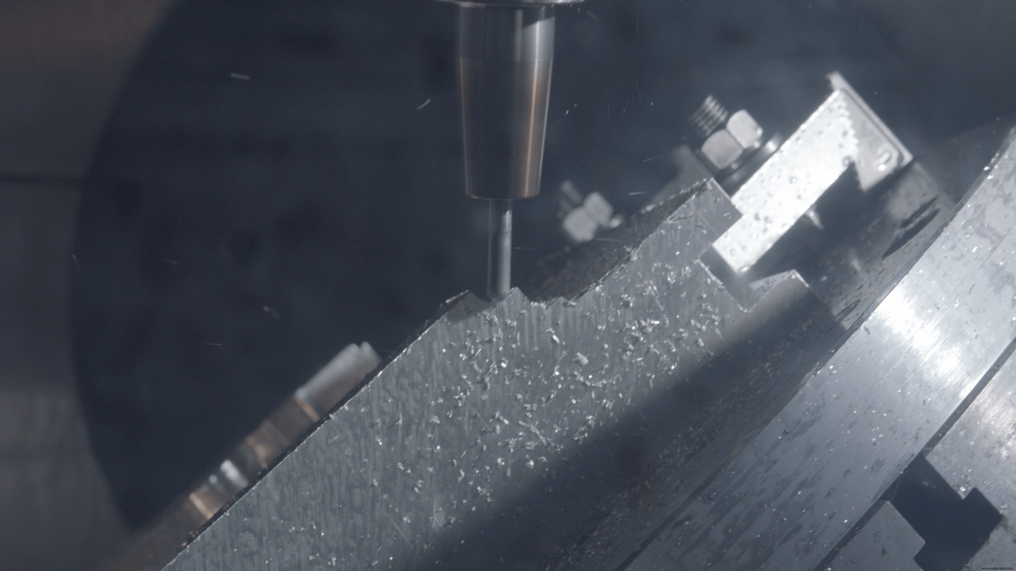 Cómo elegir el centro de mecanizado CNC de 5 ejes adecuado para fabricación de moldes