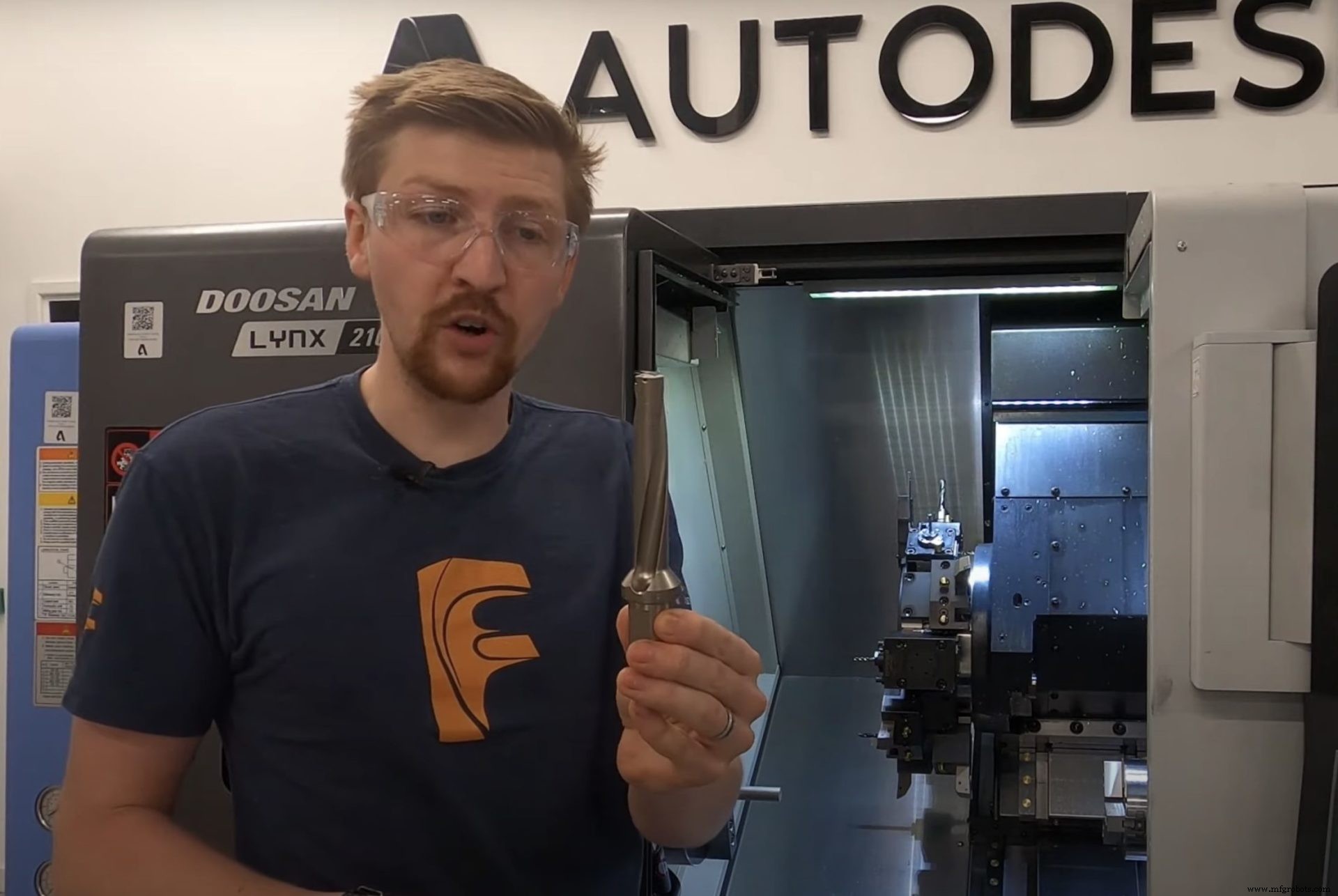 Fundamentos de mecanizado: Dominando las operaciones de torno