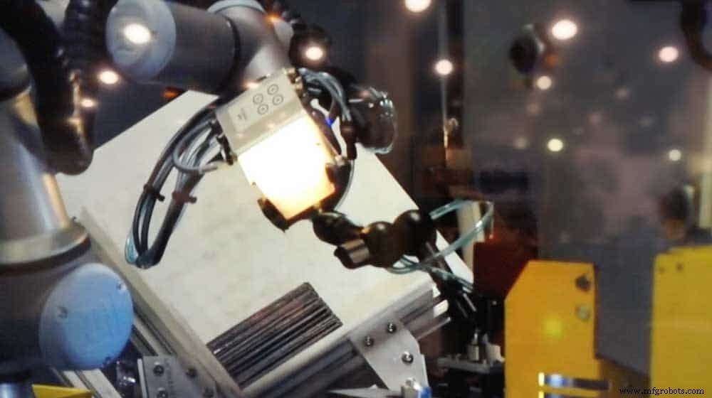 Cómo la Robótica Colaborativa Revoluciona la Industria: Beneficios, Tendencias y Aplicaciones Clave