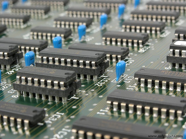 Navegando la Escasez Global de Semiconductores: Impacto y Soluciones