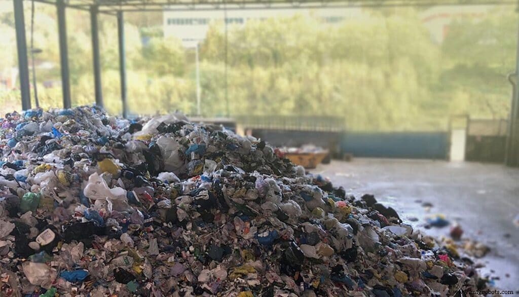SIARA: Visión Artificial con IA para Identificación y Clasificación Precisa de Residuos