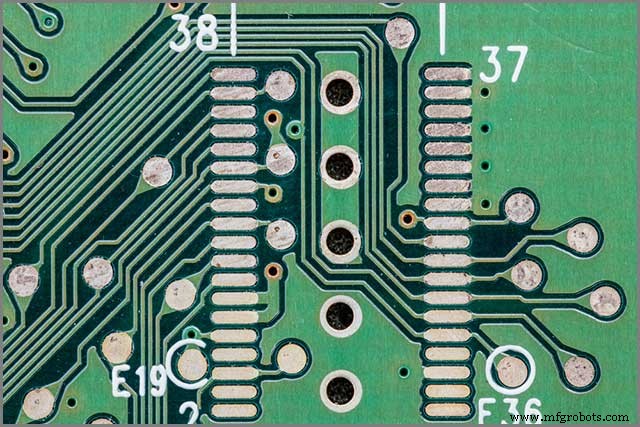 Guía definitiva para eliminar las trampas de ácido en PCB: Estrategias probadas y consejos de expertos