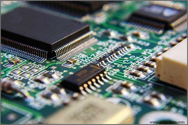 Cómo elegir un fabricante PCB fiable: 6 factores clave de evaluación