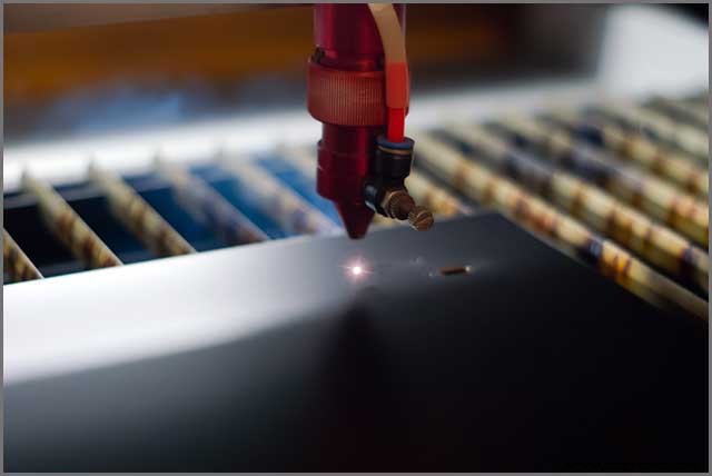 Avellanado vs. Avellanado cilíndrico: 5 claves para fijación de PCB