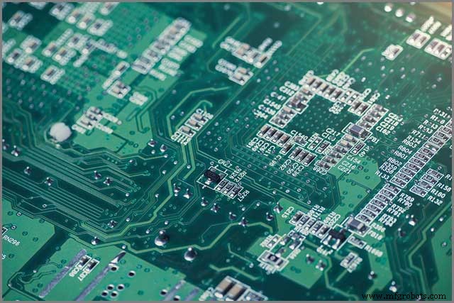 7 Factores Clave para Determinar el Grosor Ideal del Recubrimiento Conforme en PCB