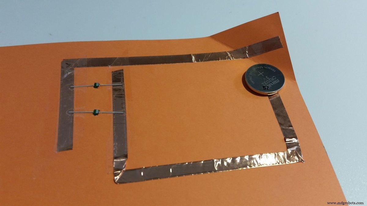 Circuito en Papel: Electrónica Flexible y Estética para Proyectos Artísticos