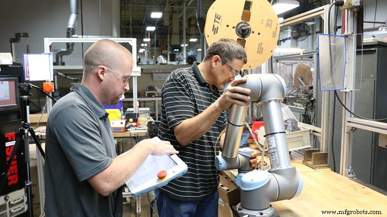 Robots móviles aumentan productividad y seguridad en fabricante de electrónica