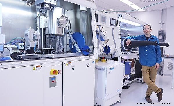 Revolucionando la investigación de celdas solares: Laboratorio inteligente automatizado en la U de Montreal