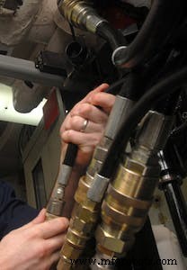 Guía Profesional para Reparar Fugas en Racores Hidráulicos de Forma Segura