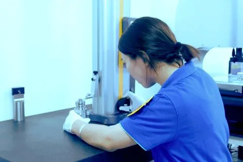 Cómo Funcionan los Talleres CNC y Cómo Elegir el Mejor Socio