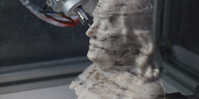 Escultura CNC: Cómo las Máquinas de Control Computarizado Revolucionaron el Arte