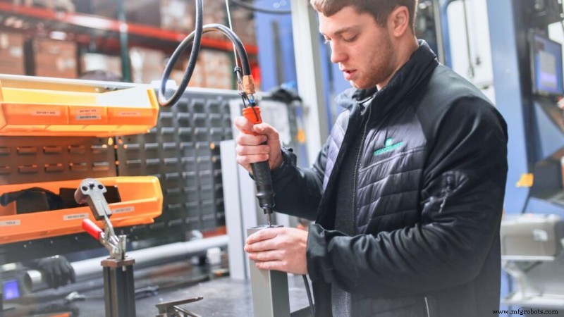 Desbloquea la Máxima Eficiencia con la Solución de Atornillado Automatizado más Flexible