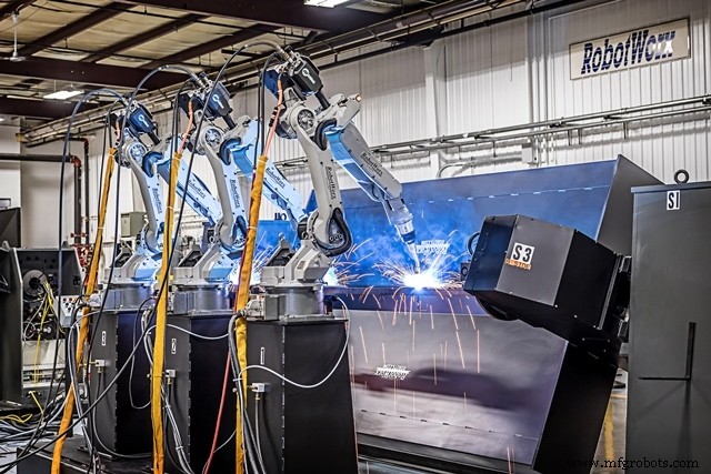 Corte por Plasma de Precisión con Robots Motoman: Precisión y Consistencia Inigualables
