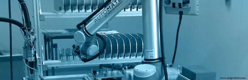 Eleve la producción de plásticos y polímeros con robots colaborativos Universal Robots
