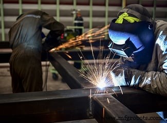 Soldadura continua vs. soldadura por puntos: cómo elegir la mejor técnica para acero estructural