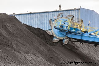 Manejo eficiente de materiales a granel vertical con transportadores y elevadores de cangilones